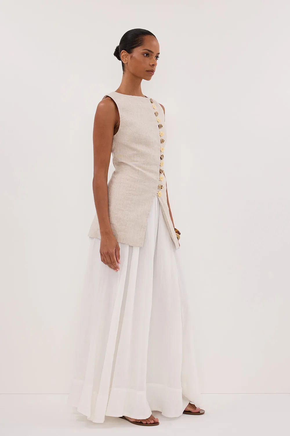 BAYLEE NATURAL SLEEVELESS LINEN TOP