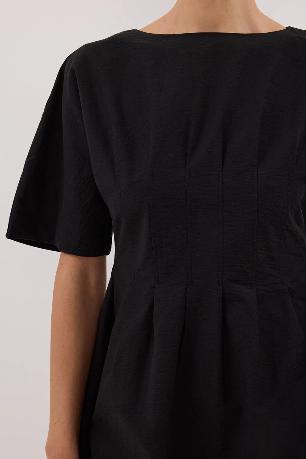 DAPHNE BLACK SLEEVED MINI DRESS