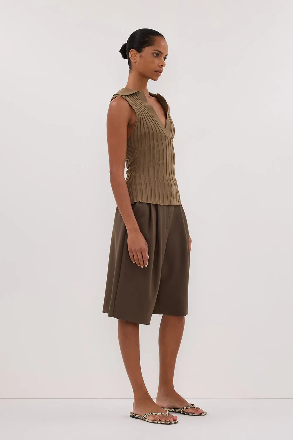 HAL OLIVE SLEEVELESS KNIT TOP