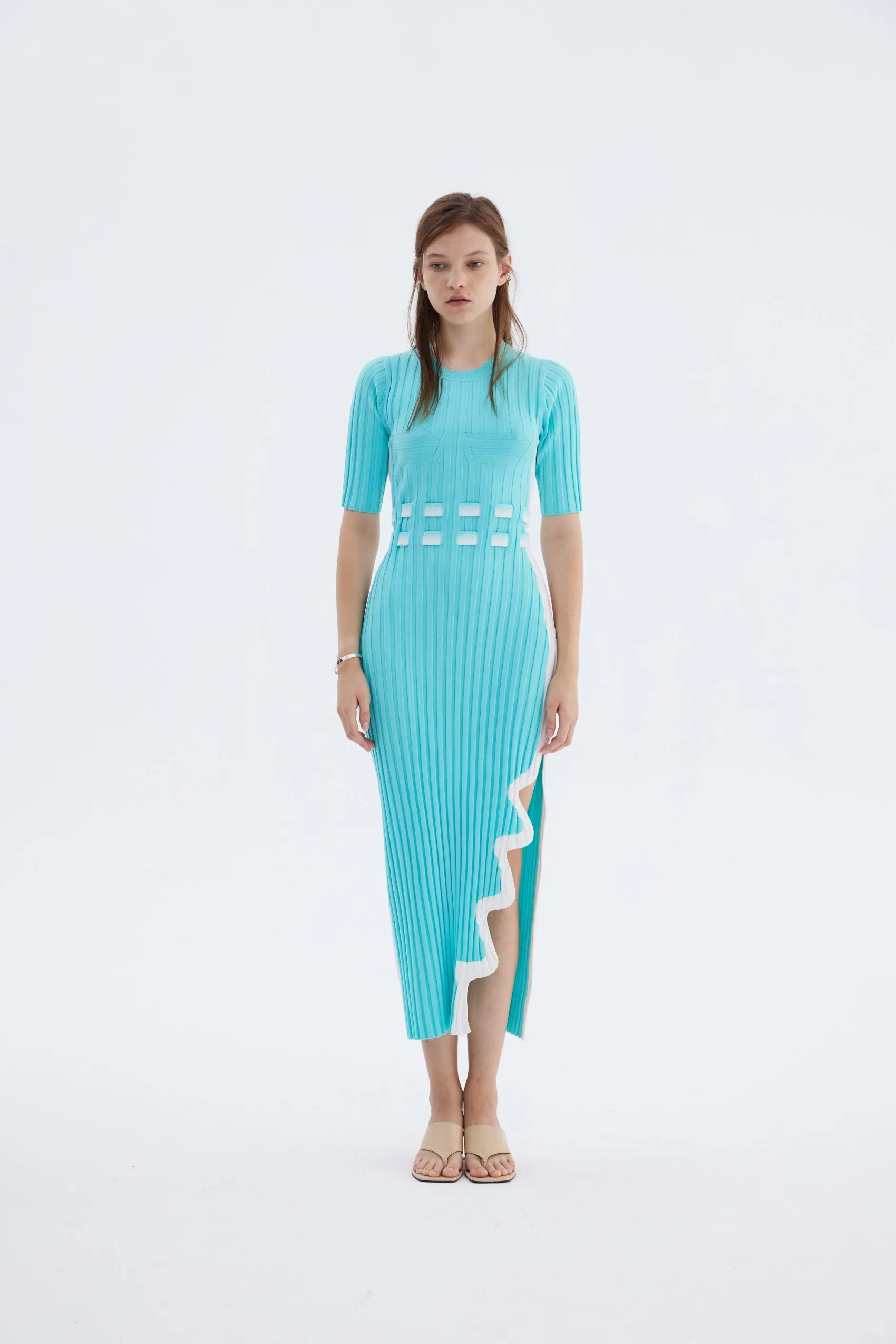 JODIE PLEATED LONG DRESS WITH WAVY SIDE SLIT