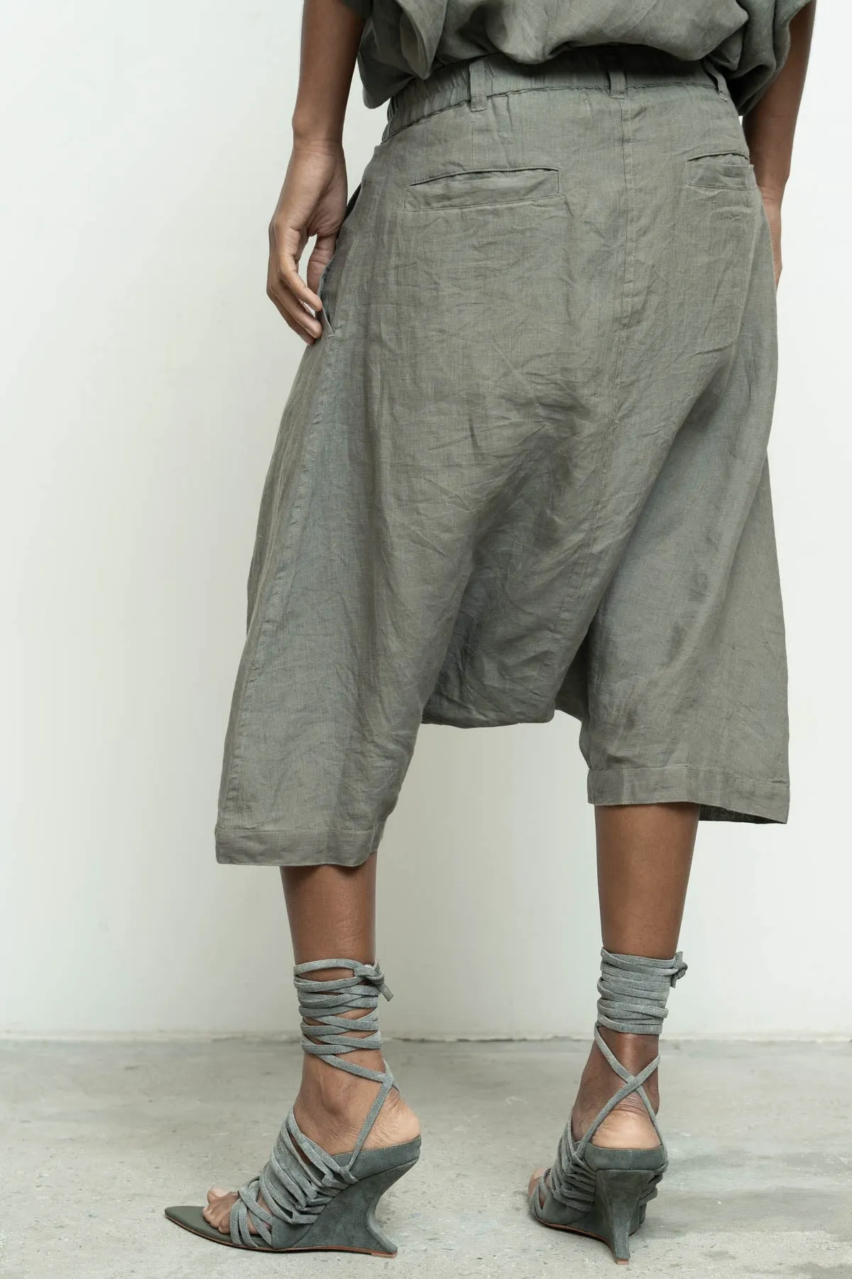 Milla Short Linen