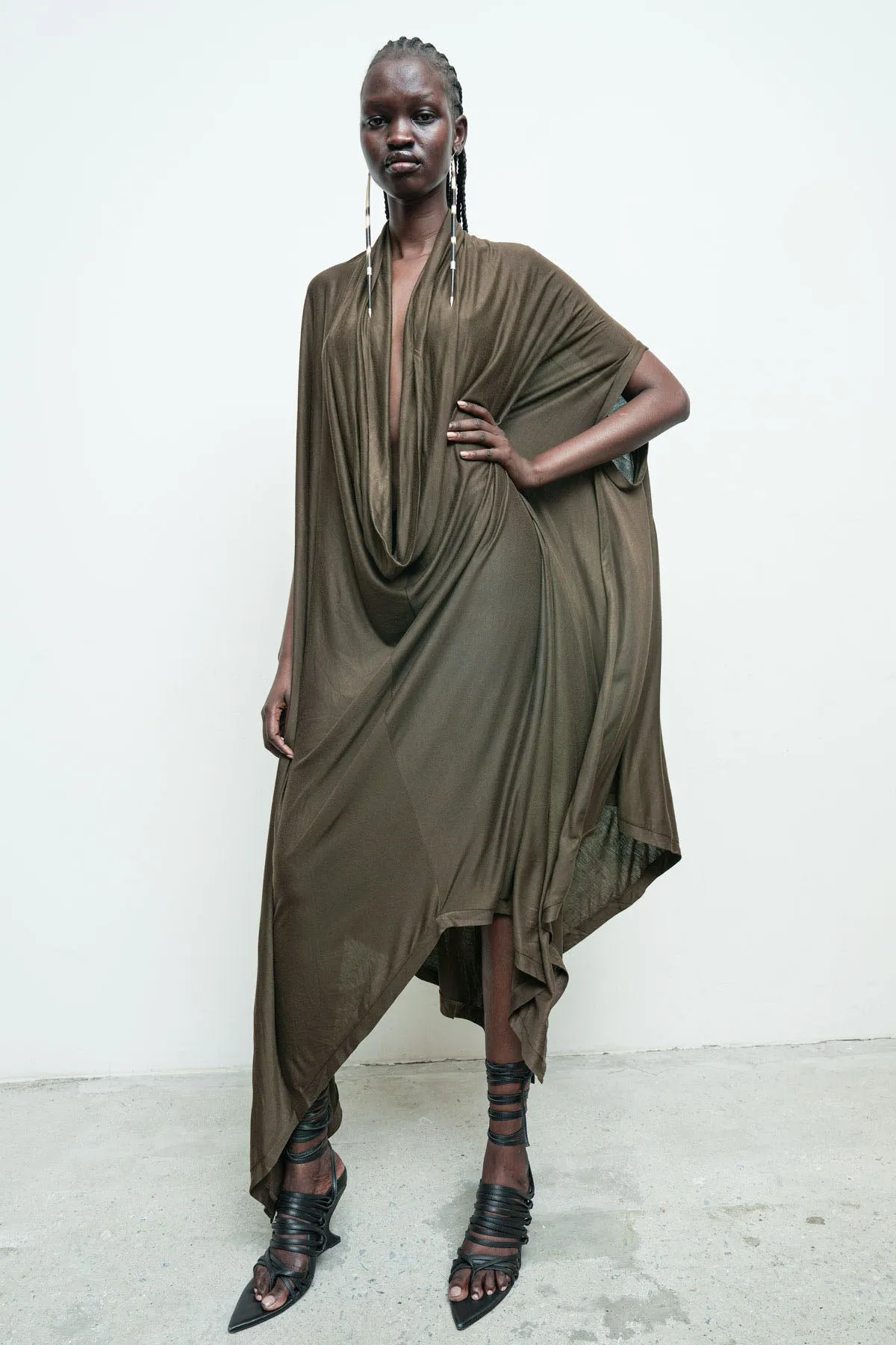 Serius Sleeveless Dress