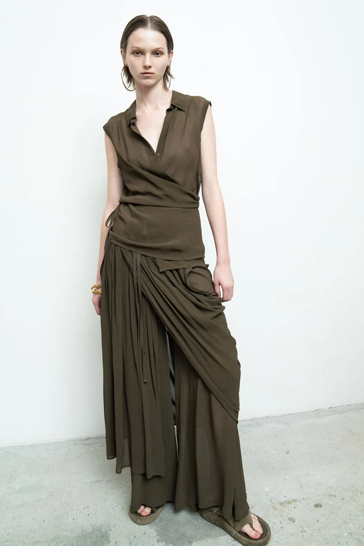 Sleeveless Roux Shirt