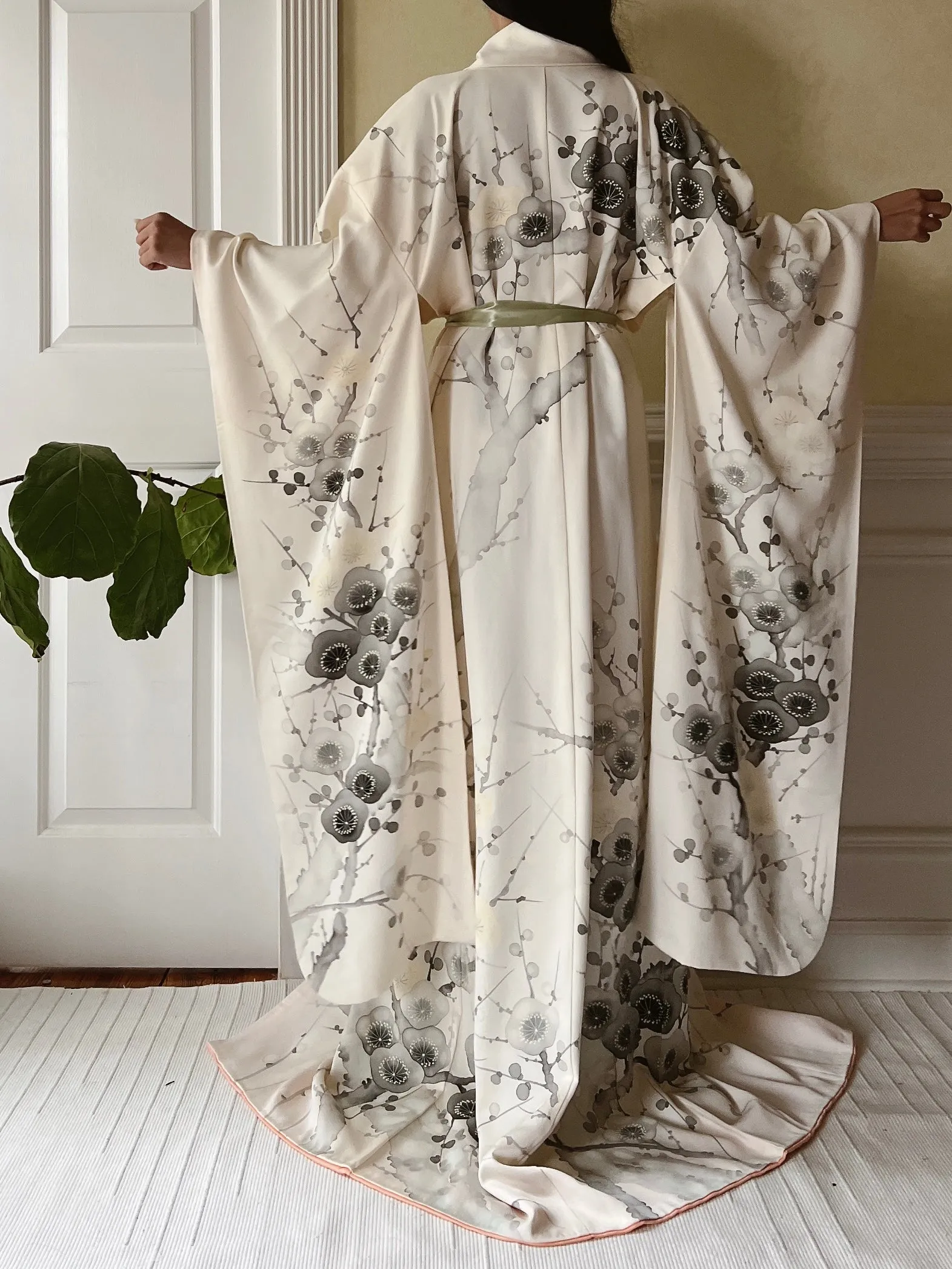 Vintage Ivory Blossoms Silk Painted Kimono - OSFM