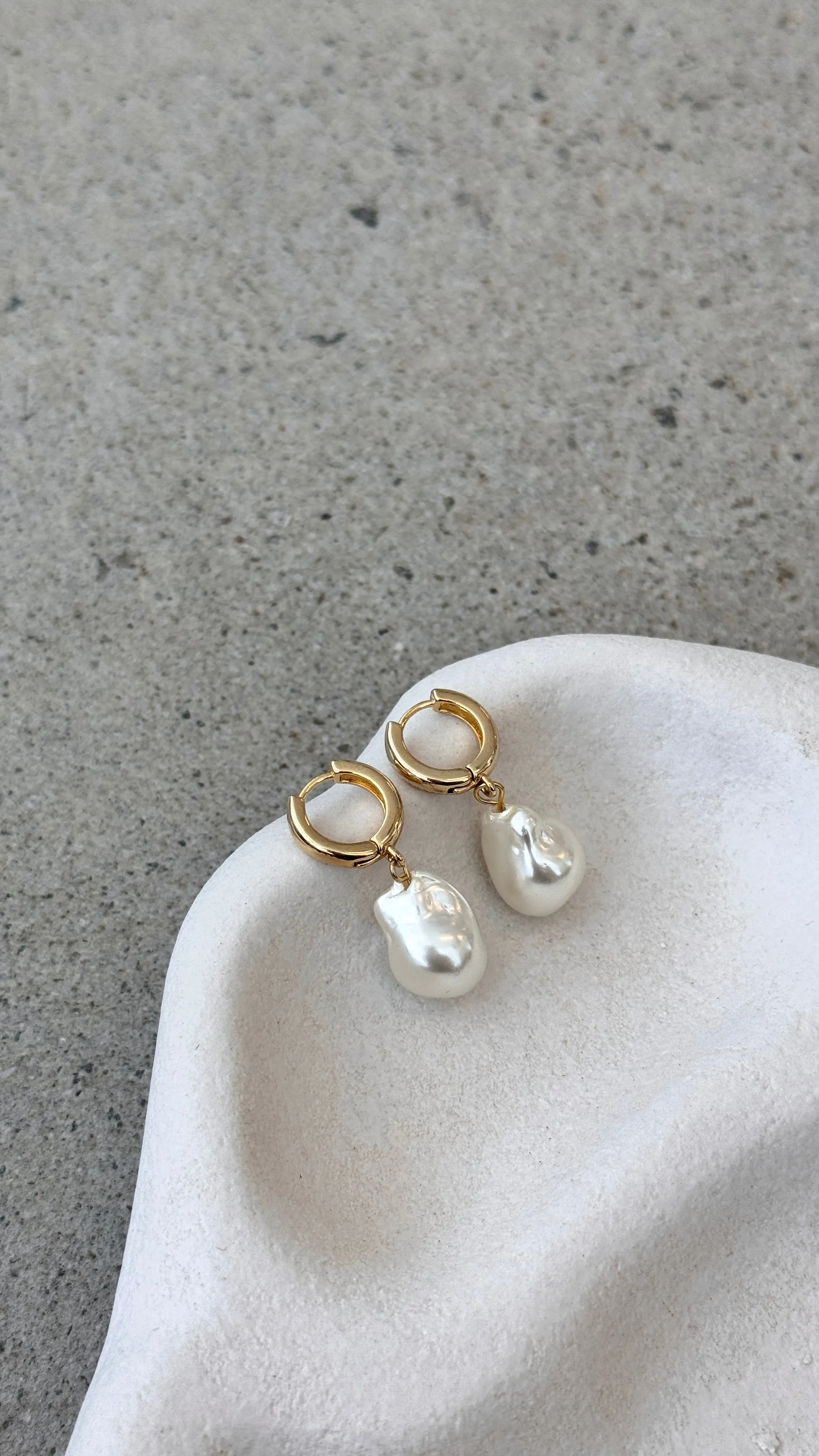 Waverly 18K Gold Earrings - Gold / Pearl