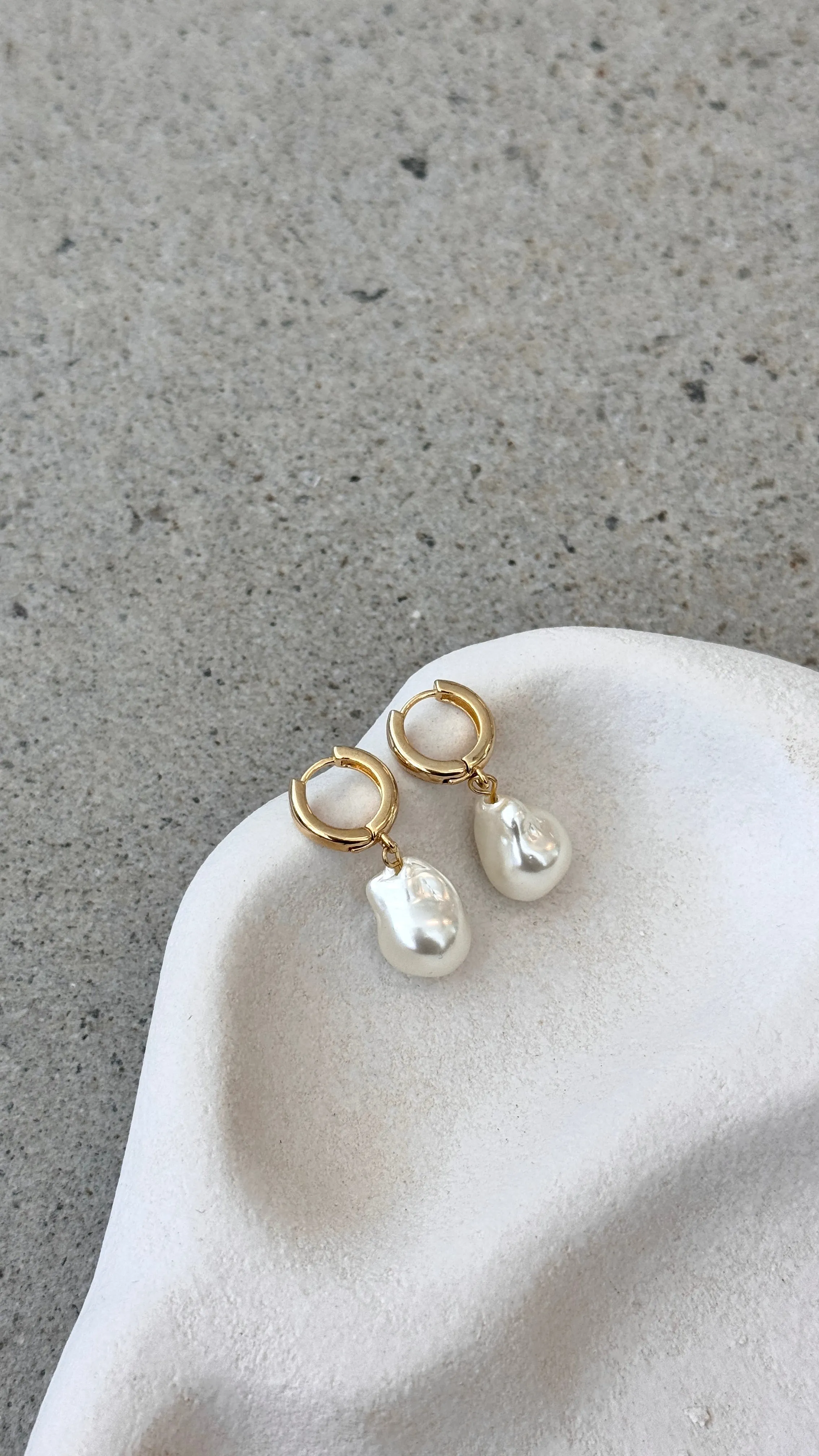 Waverly 18K Gold Earrings - Gold / Pearl